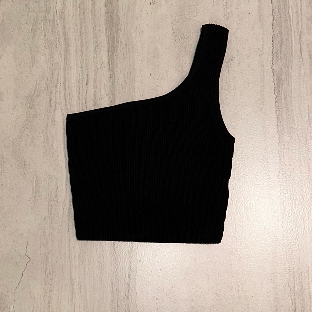 🖤 reduced! Babaton ribbed off the shoulder tank